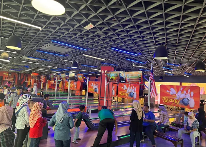I-City Holidays Biggest Swimming Pools, Astro